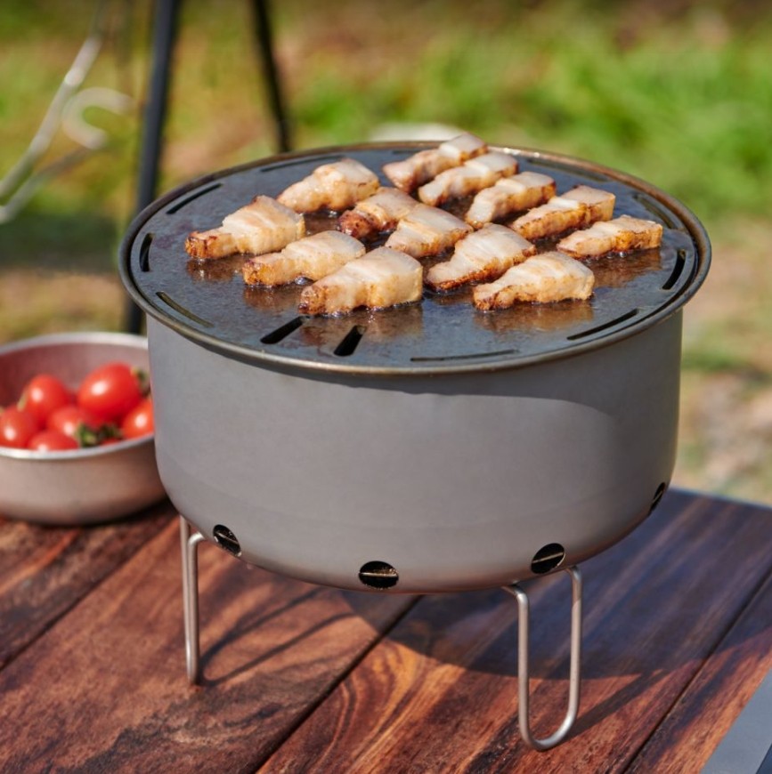 Camping Cooking Flat Top - เตาบาร์บีคิวแบบพกพา ไทเทเนียม สำหรับใช้งานกลางแจ้ง แบบพับได้ ทำจากเหล็ก เหมาะสำหรับตั้งแคมป์